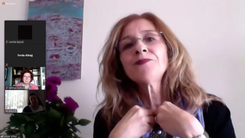 Müge İplikçi ile “Yazının Peşi Sıra”
