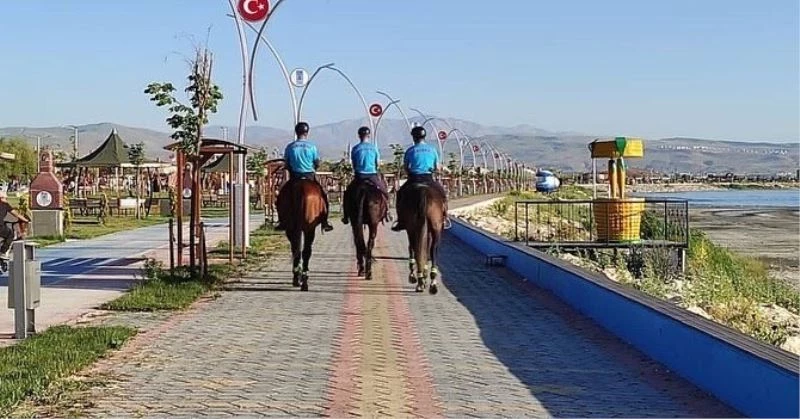 Tuşba’nın sahilleri atlı birliklere emanet
