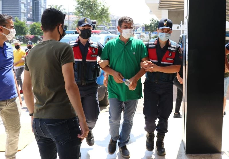 Silahını temizleyen muhtar, eşinin ölümüne sebep oldu
