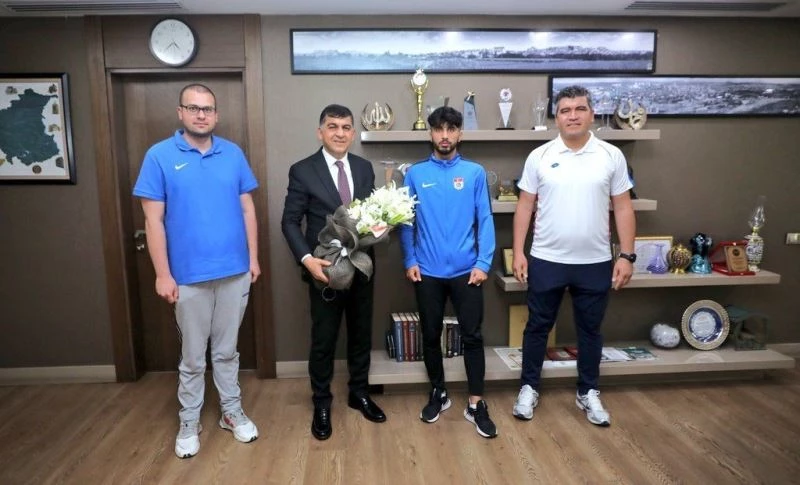 Genç krampon ailesi için başardı
