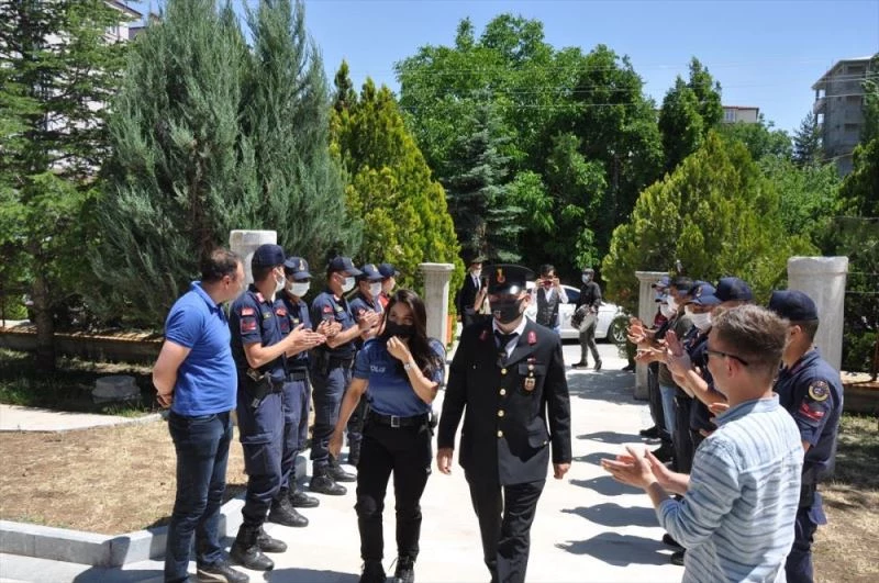 Nikah masasına üniforma ile oturdular