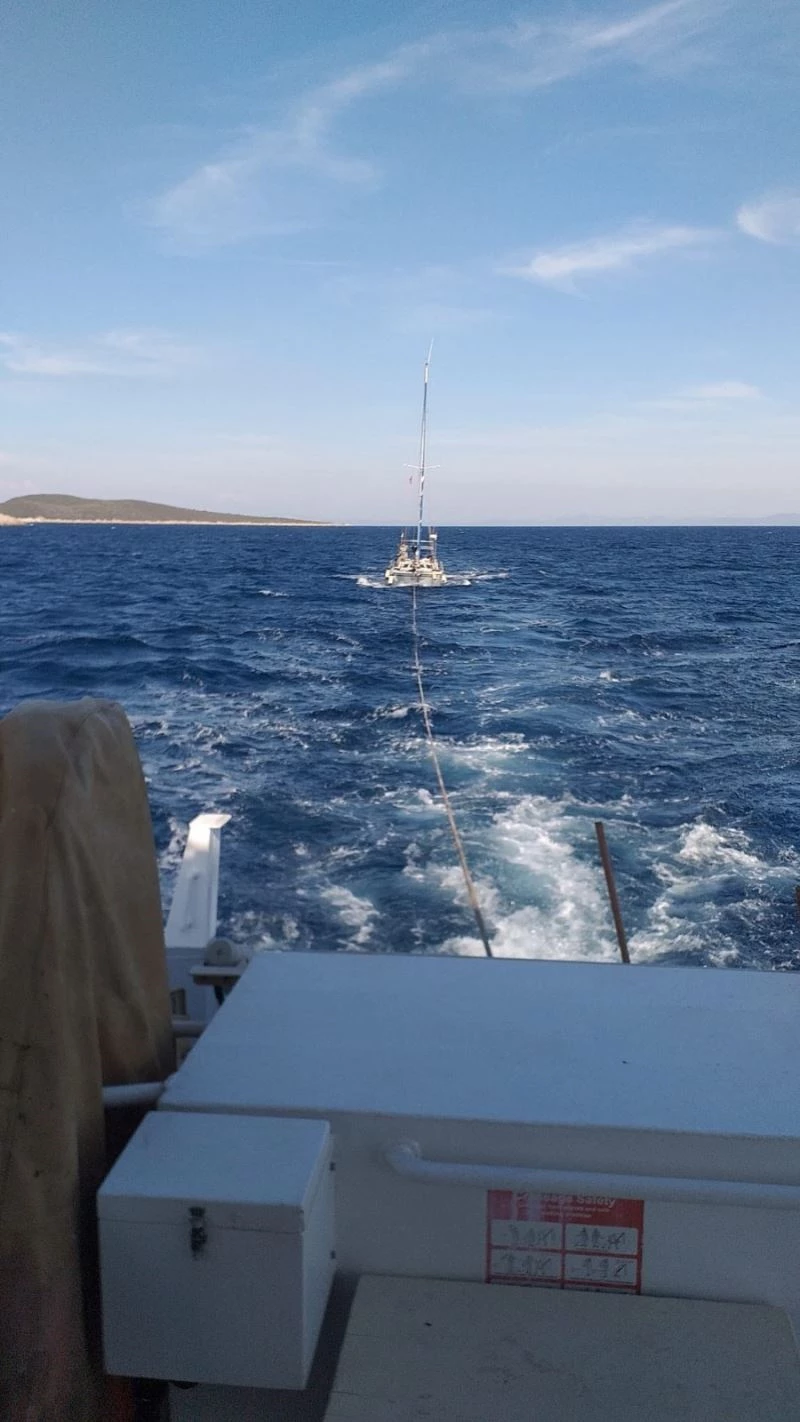 Su alan teknenin imdadına Kıyı Emniyeti yetişti
