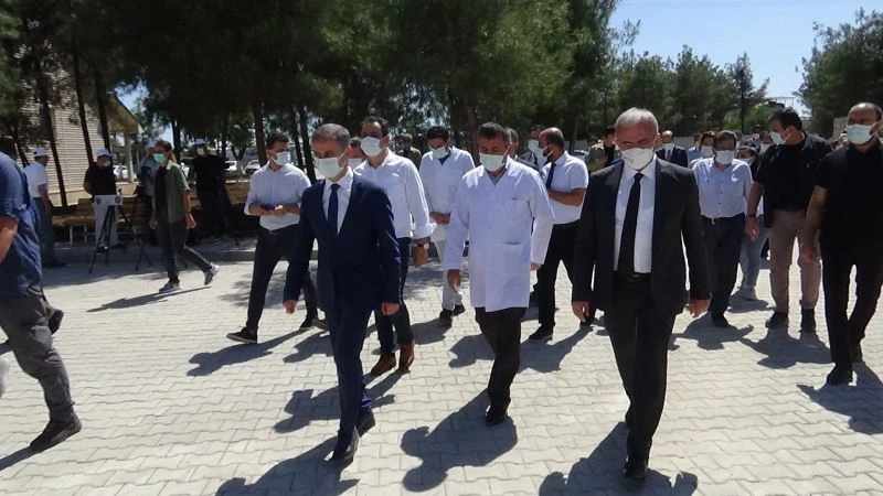 Vali Karaloğlu, uyuşturucu ve alkol bağımlılarının tedavi edileceği AMATEM ile ÇEMATEM’de incelemelerde bulundu
