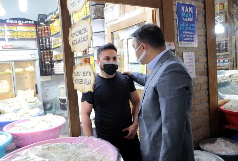 Genel Sekreter Çelikel peynirciler çarşısını ziyaret etti
