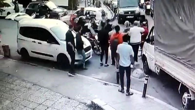 (Özel) Şişli’de yabancı uyruklu şahsın bıçaklandığı kavga kamerada
