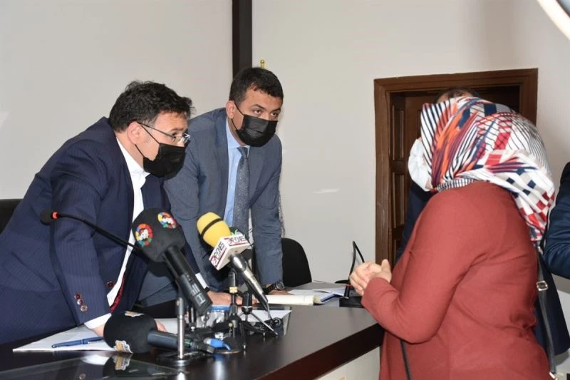 Vatandaş derdini valiye anlattı
