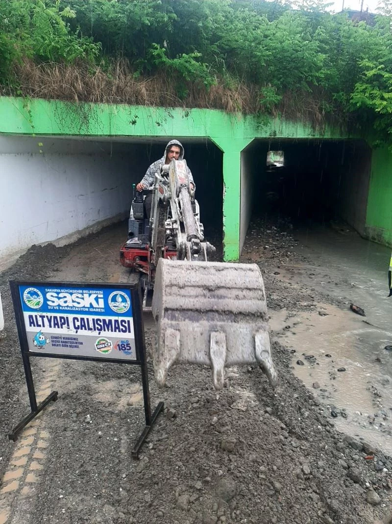 Sağanağın etkilediği Sapanca’da SASKİ’den yoğun mesai
