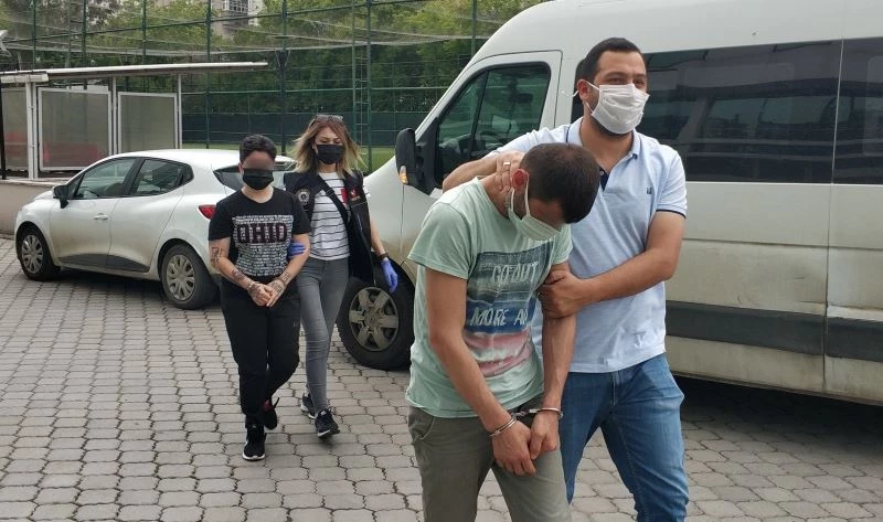 Bekçiler tarafından uyuşturucuyla yakalan 2 kişi adliyeye sevk edildi
