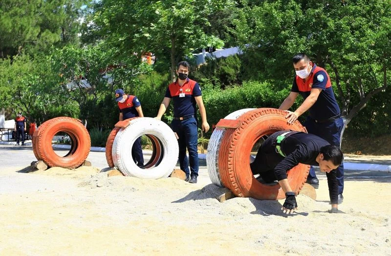 İtfaiyeci olmak için ter döküyorlar
