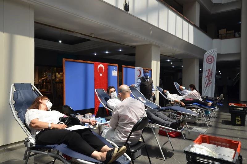 BUTTİM sakinleri kan bağışı için seferber oldu
