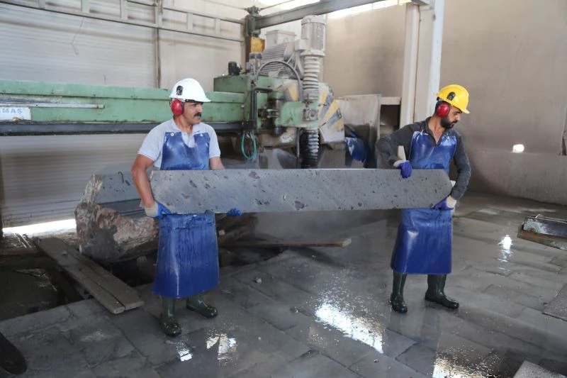 Bir asır dayanıklı andezit taşı
