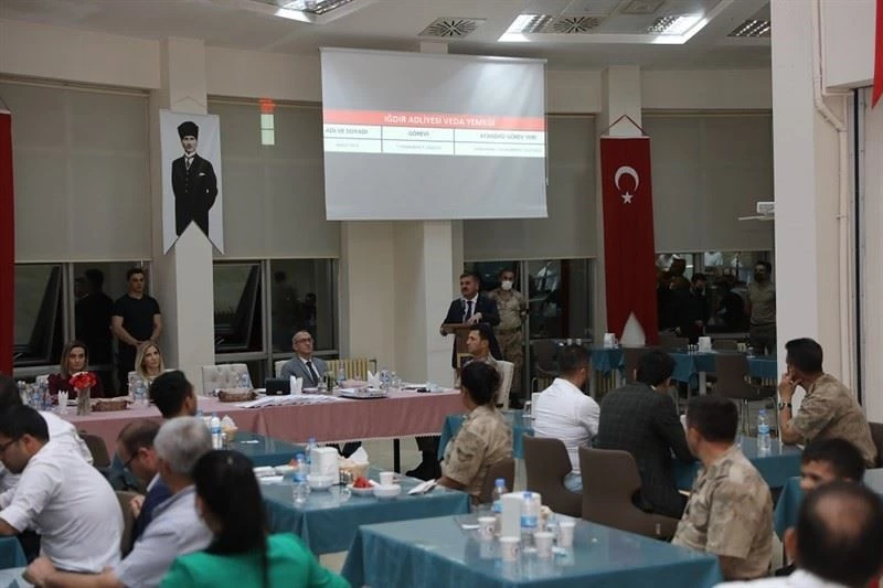 Vali Sarıibrahim, görev yerleri değişen adli erkan ile veda yemeğinde bir araya geldi
