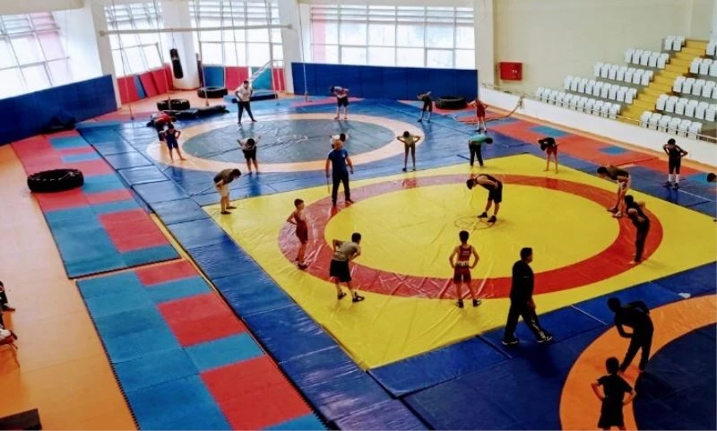 Yunusemreli güreşçiler milli takım forması için mindere çıkacak
