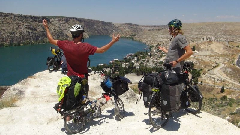 Bisikletle dünya turu yapan Avrupalılar Türkiye’ye hayran kaldı
