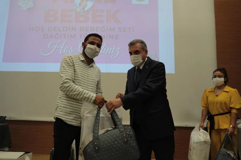 Büyükşehir Belediyesi’nden “hoş geldin bebeğim seti”
