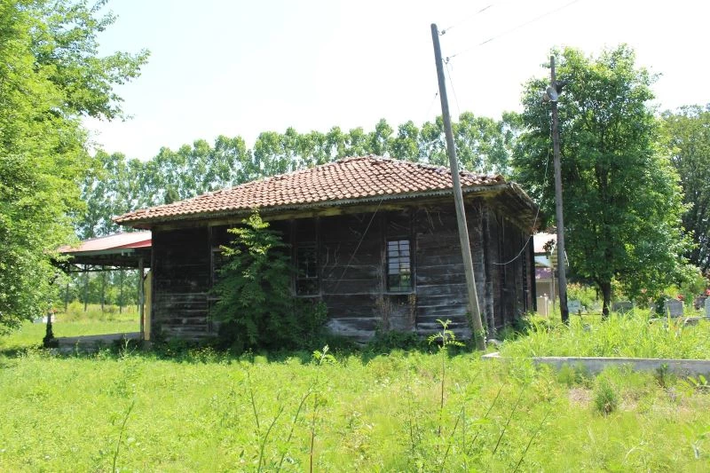 Çivisiz ahşap cami ilgi bekliyor
