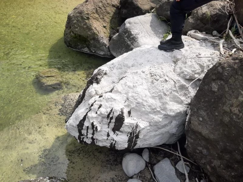 Betonu akarsuya boşaltan mikser, jandarmaya yakalandı
