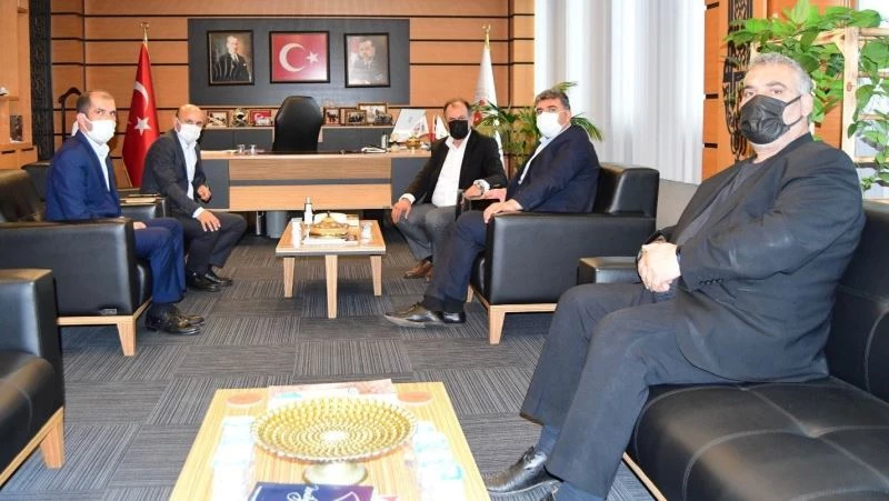 MHP’den Özyiğit ve Oral’a anlamlı ziyaret
