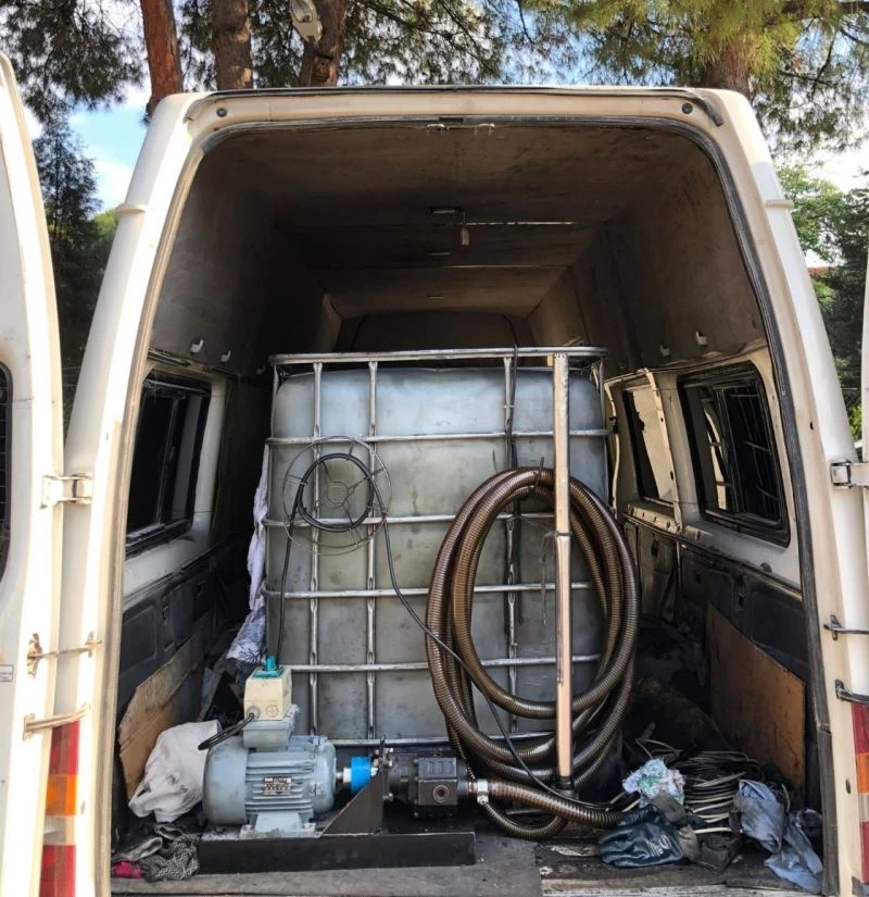 Akaryakıt kaçakçılığında 1 şüphelinin aracında 2 bin litre karışımlı akaryakıt ele geçirildi
