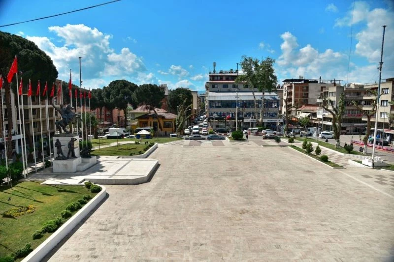 İncirliova Cumhuriyet Meydanı’nı modernleşecek, otopark sorunu çözülecek
