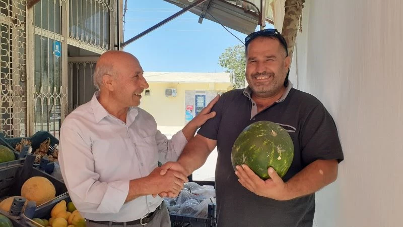 Gece aldığı karpuzun parasını sabah ödedi
