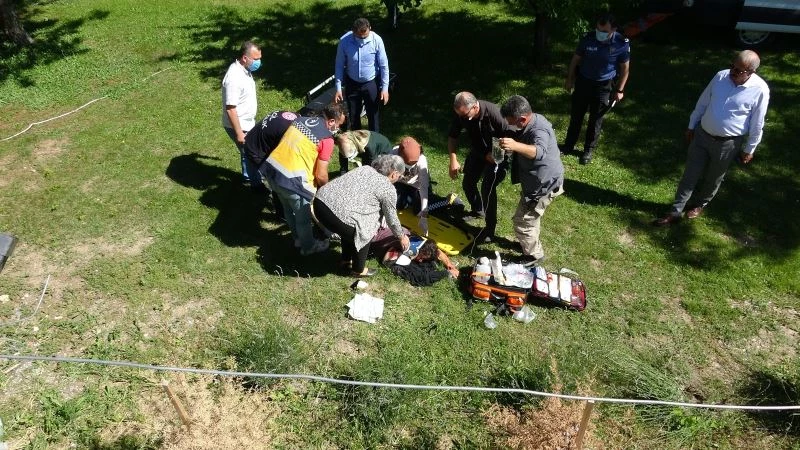 Kaza yapan araç dört takla attı, içerisindeki kişi emniyetin bahçesine uçtu
