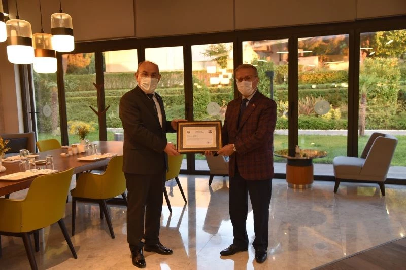 Vali Karadeniz İl Sağlık Müdürü Yemenici’nin veda yemeğine katıldı
