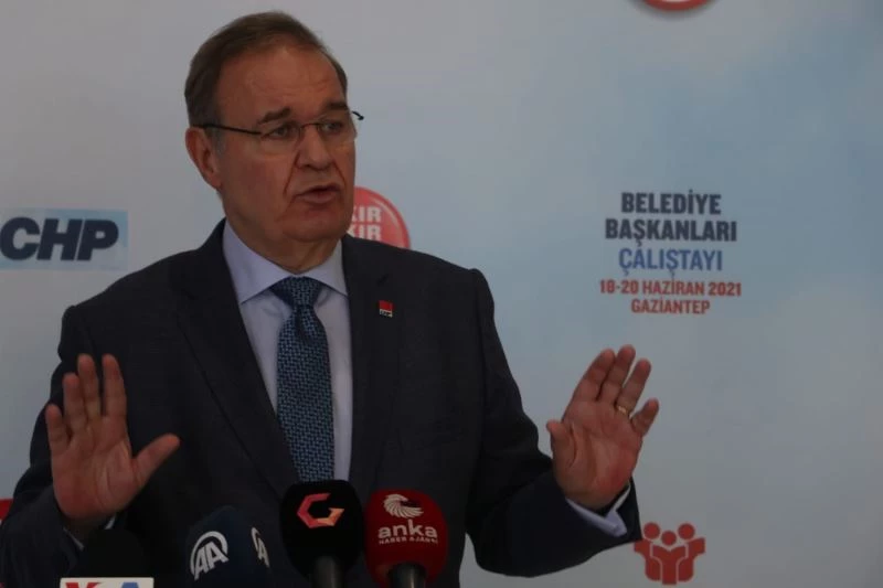 CHP Sözcüsü Öztrak çalıştay için geldiği Gaziantep’te açıklamalarda bulundu
