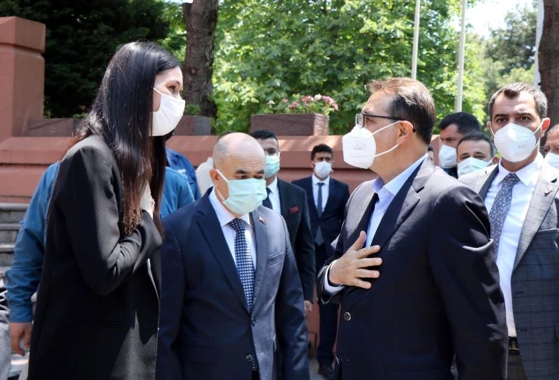 Bakan Dönmez Samsun temaslarına başladı
