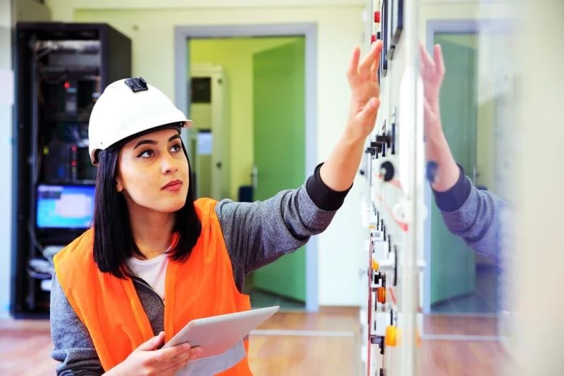 Alçak gerilim tesisatları için hazırlanan tasarım uygulama ücretsiz indiriliyor
