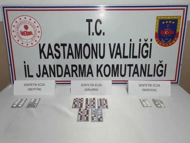 Motosiklet koltuğundan 87 uyuşturucu hap çıktı
