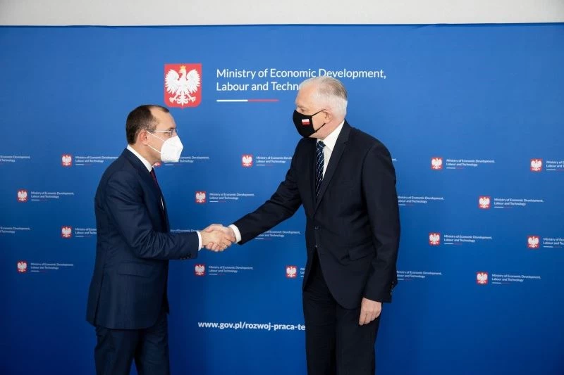 Bakan Muş, Polonya Kalkınma, Çalışma ve Teknoloji Bakanı Jaroslaw Gowin ile görüştü
