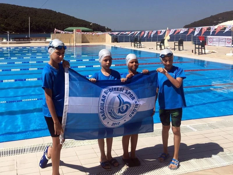 Bağcılarlı 9 minik yüzücü madalya için kulaç atacak

