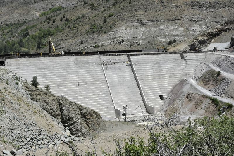 Gümüşhane’ye içme suyu sağlayacak olan Bahçecik Barajı’nın gövde yüksekliği yüzde 75’e ulaştı
