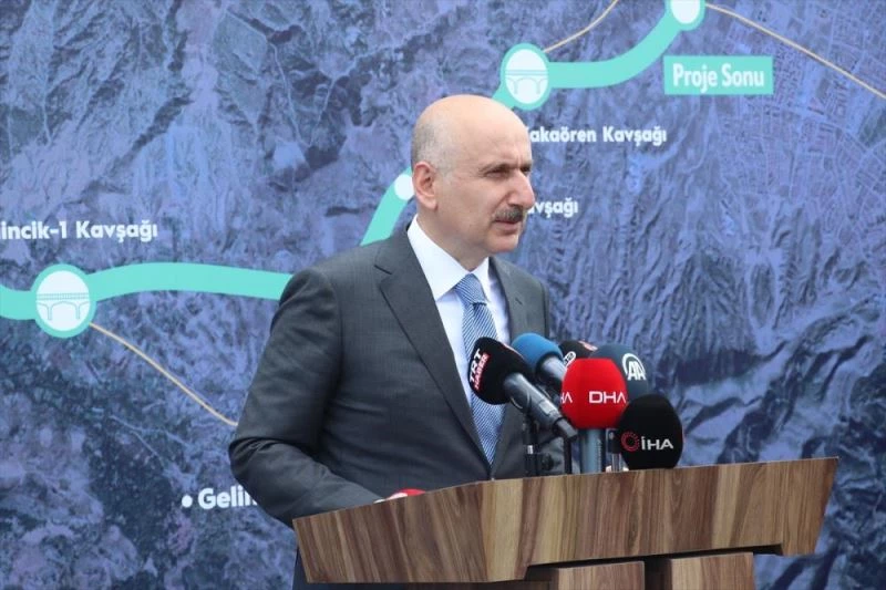 Ulaştırma ve Altyapı Bakanı Karaismailoğlu, Isparta-Burdur Dostluk Yolu Şantiyesi