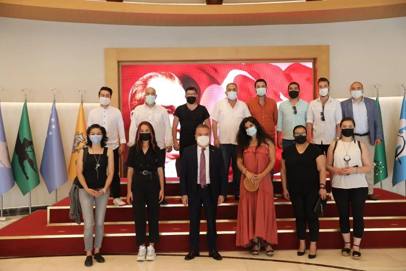 Böcek, yerel sanatçılarla bir araya geldi
