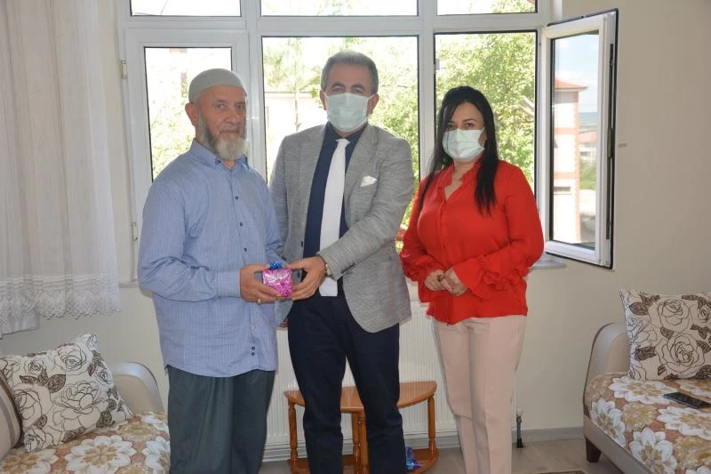 Polis ekiplerinin “Babalar Günü” klibi duygulandırdı
