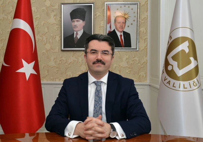 Vali  Memiş: “Fedakar babalar gününüz kutlu olsun”
