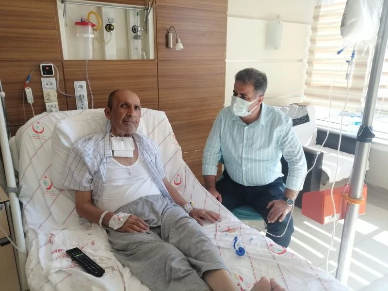 Milletvekili Fırat, hastanede babaların Babalar Günü’nü kutladı
