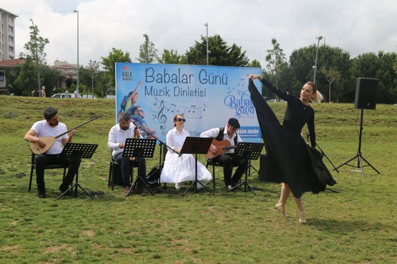 Büyükçekmeceli babalara müzik dinletisi
