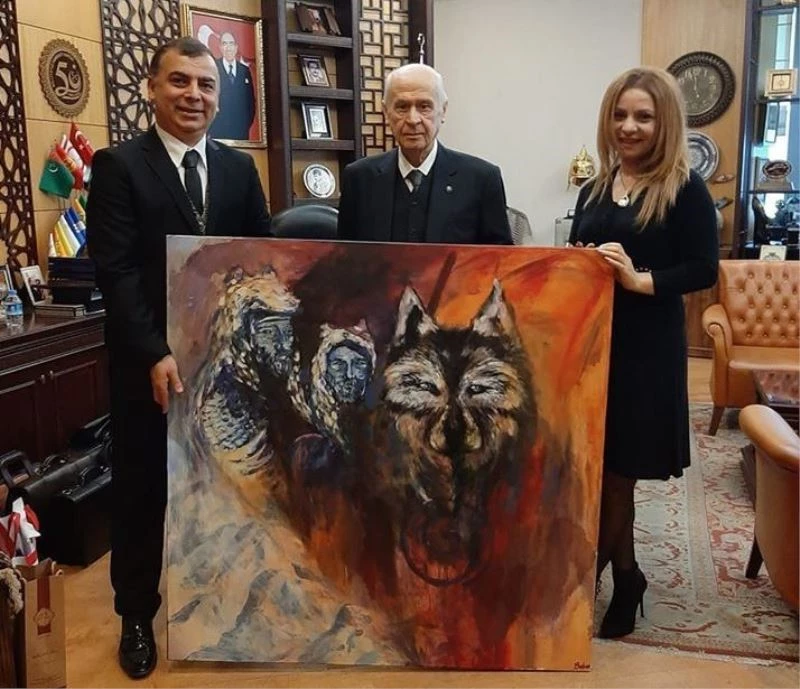 Milliyetçi Hareket Partisi kale modeli ile kitaplaştı
