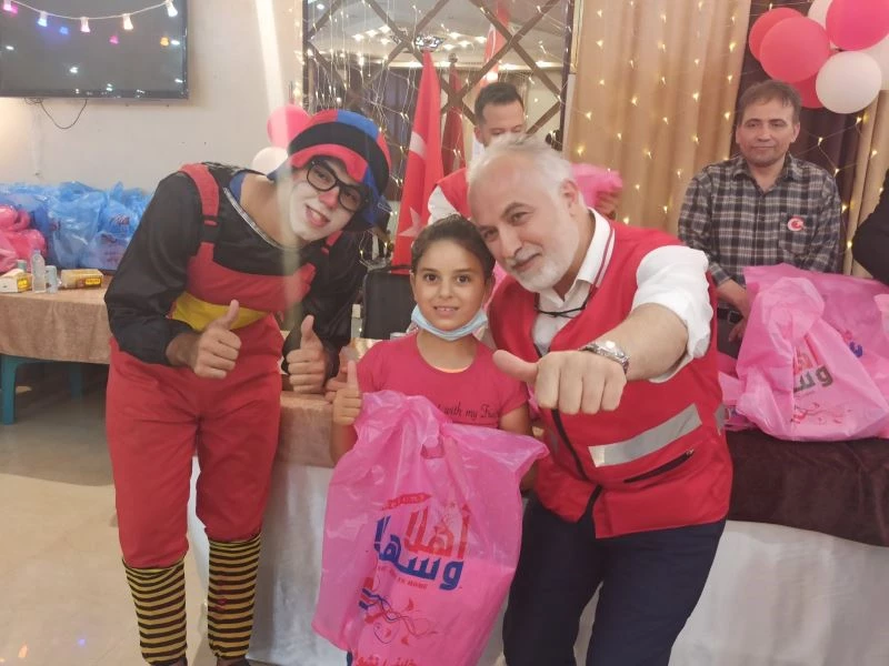 Türk Kızılay, Gazze’deki yetimlere yardımlarına devam ediyor
