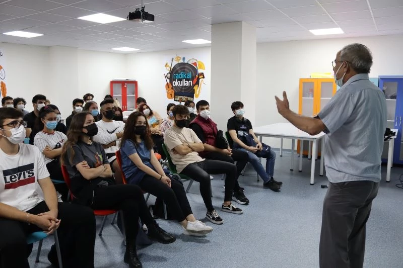 Radikal Okullarından YKS’ye hazırlanan öğrencilerine profesyonel destek
