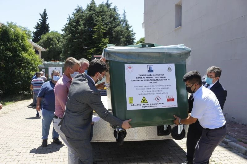 Çanakkale’de zirai atıkların toplanacağı konteynerler törenle dağıtıldı
