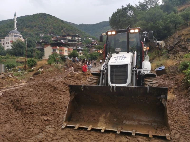Aydın Büyükşehir Belediyesi’nden taşkına anında müdahale
