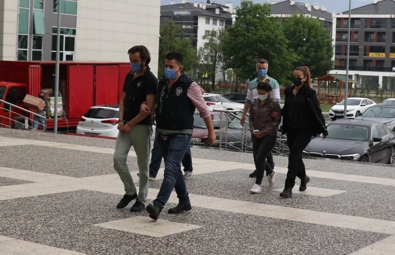 Hırsızlık şüphelisi arkadaşlar 50 gün sonra yakayı ele verdi
