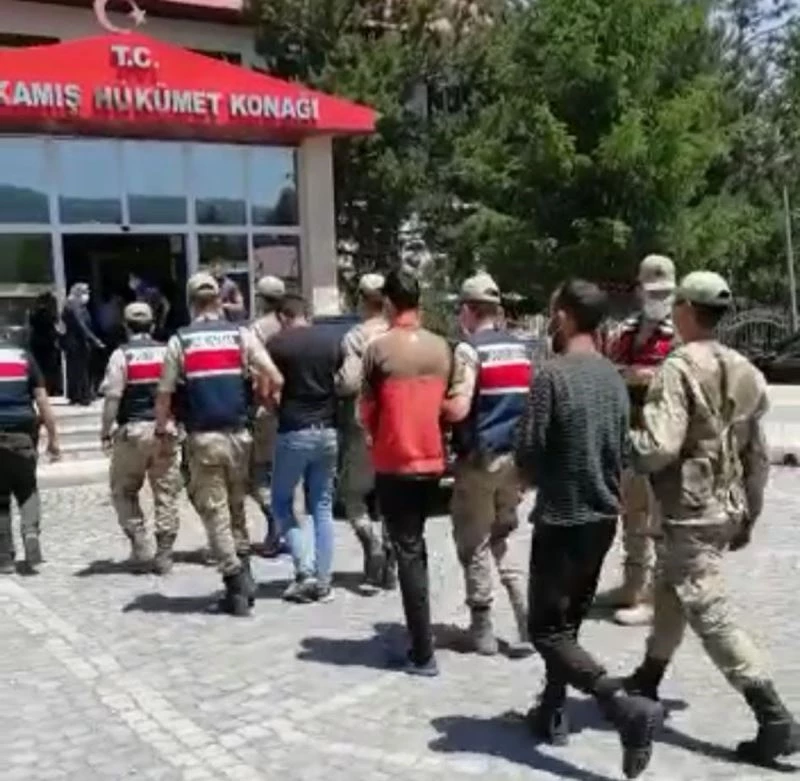 Sarıkamış’ta hırsızlar son işlerinde jandarmaya yakalandı
