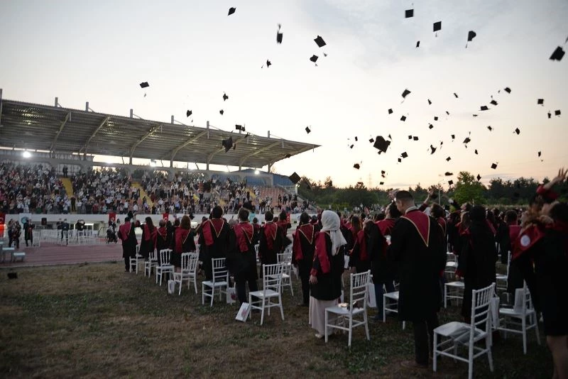 Sağlık ordusunun yeni neferleri BUÜ’den mezun oldu
