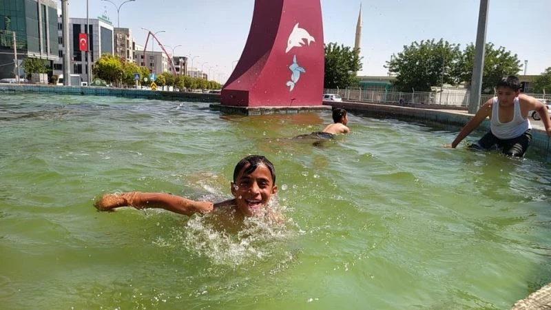 Şanlıurfa’da sıcak hava bunaltıyor
