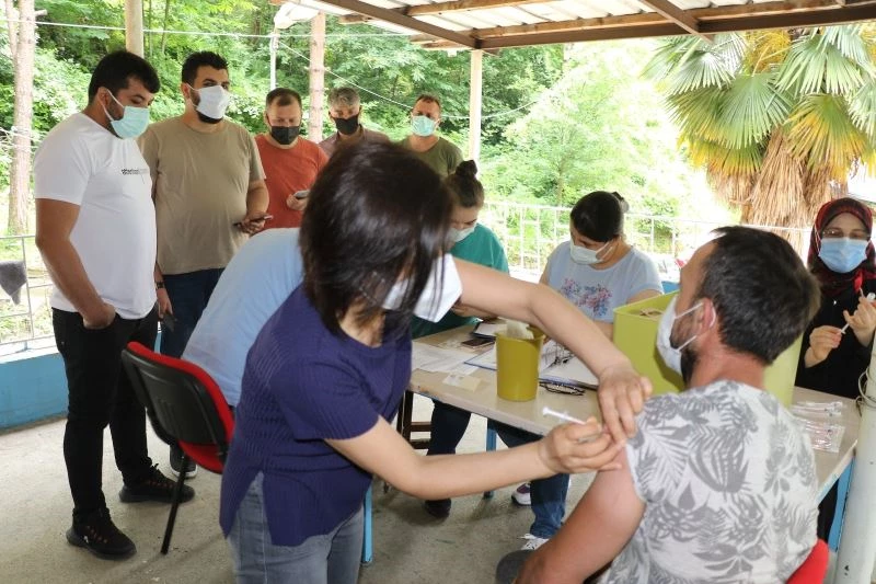 Maden işçileri aşı sırasına girdi
